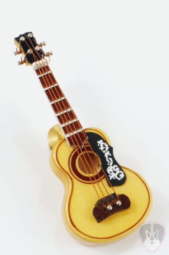 Gitár kitűző ajándékdobozban