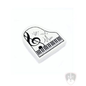   Fehér, zongora alakú radír ''All I need is music'' felirattal